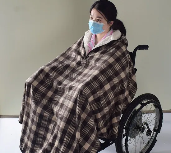 Topmedi Hotsales Thermal Waterproof Half Pack Warm Blanket for Wheelchair- User