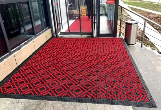 SGS Carpet Factory Wholesale Plastic Flooring Brush Anti Slip Flooring Tiles PP Mat Dust Elimination Interlocking Modular Garage Door Mat for Outdoor Entrance