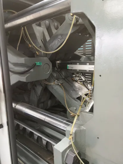 Top Grade Vertical Plastic Injection Molding Machine