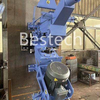 Portable vertical shot blasting machine for large storage tank outer wall