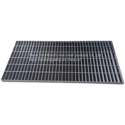 Hot Dip Galvanized Toothed Steel Driveway Grates Anti Slip Serrated Steel Grating 30x3mm 30/100