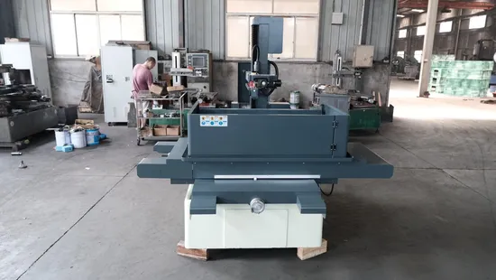 CNC/Mnc CE Approved Ruite Wooden Case Machine Linear Guide CNC EDM Dk7735