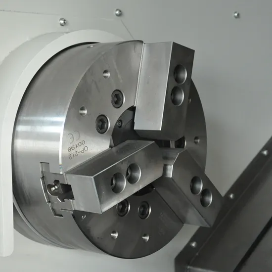 ISO 9001 Approved Chuck CNC Lathe Machine with High Quality Kdck-40