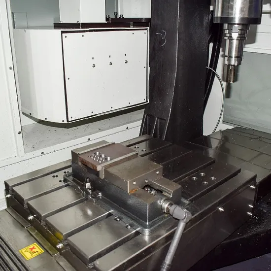 Szgh-650 High Performance 3 Axis 5.5kw Small CNC Milling Machine with 10 Station Tool Magazine