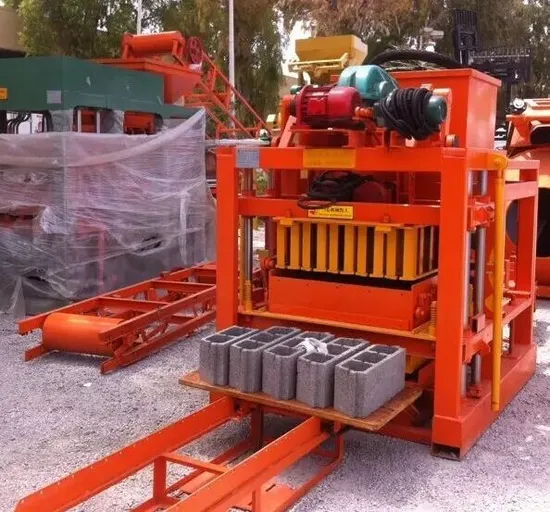 Soil Cement Brick Production Line Concrete Blocks Bricks Making Machinery Qtj4-26c Paver Block Making Machine in Italy