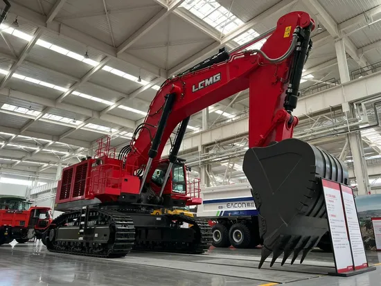 Skymard 8m3 100 110 130ton Large Mining Excavator Me105 Me106 Me130 with Breaking Hammer